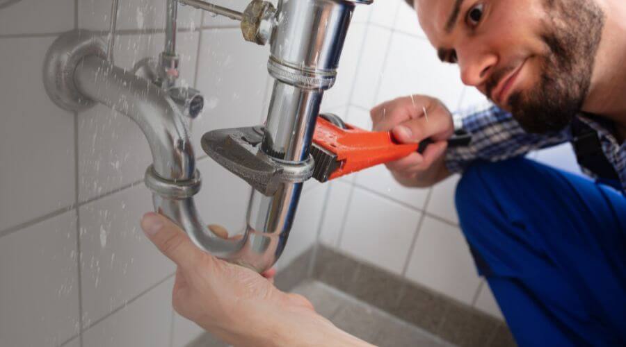 Expert burst pipe repair services in Albany, MO